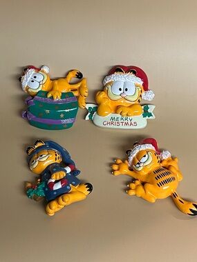 Garfield Holiday Magnet Set - Festive Orange Christmas Decorations 1996